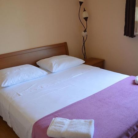 Goga Apartments Primošten Buitenkant foto