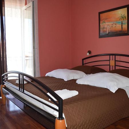 Goga Apartments Primošten Buitenkant foto