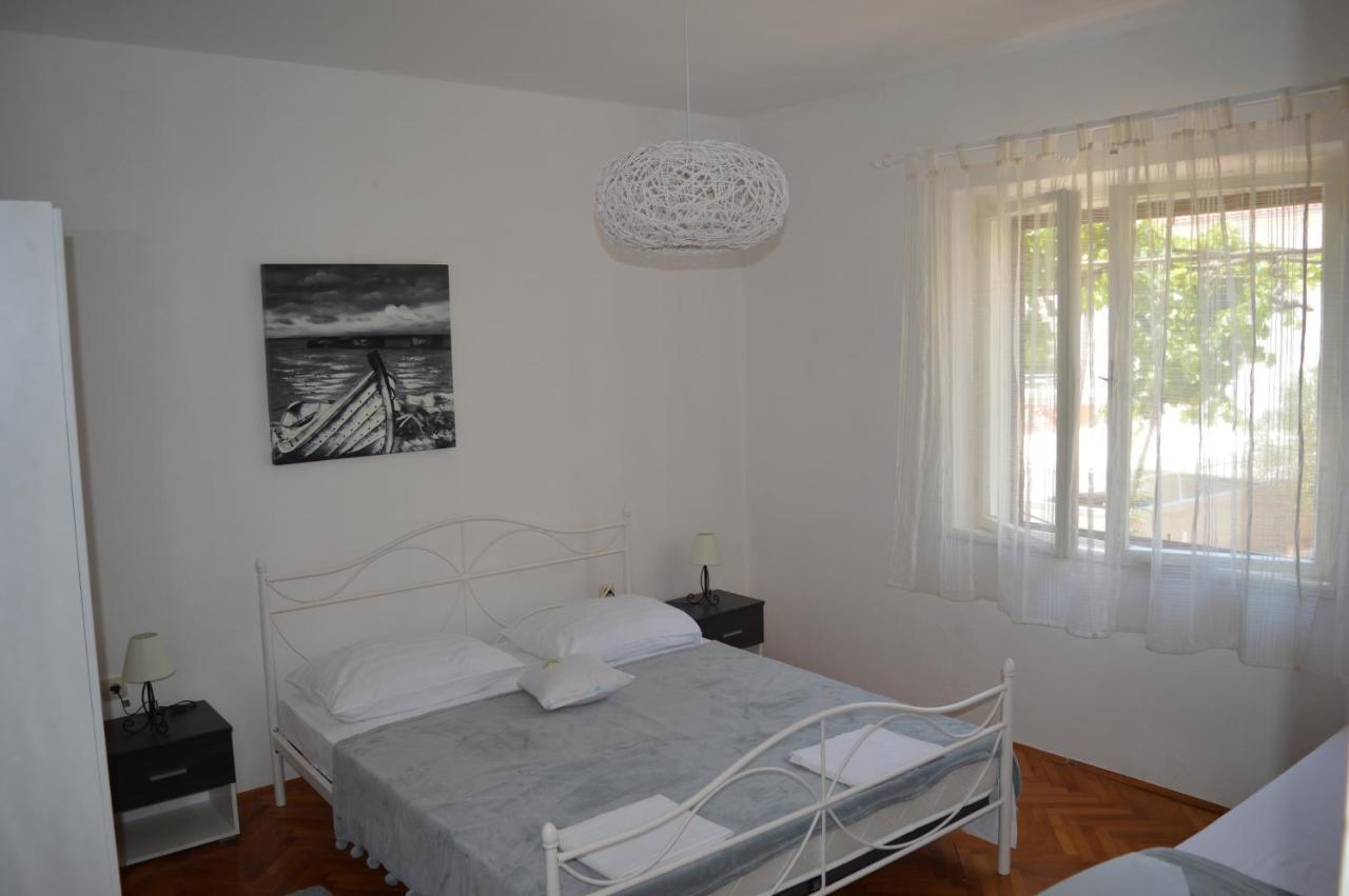 Goga Apartments Primošten Buitenkant foto